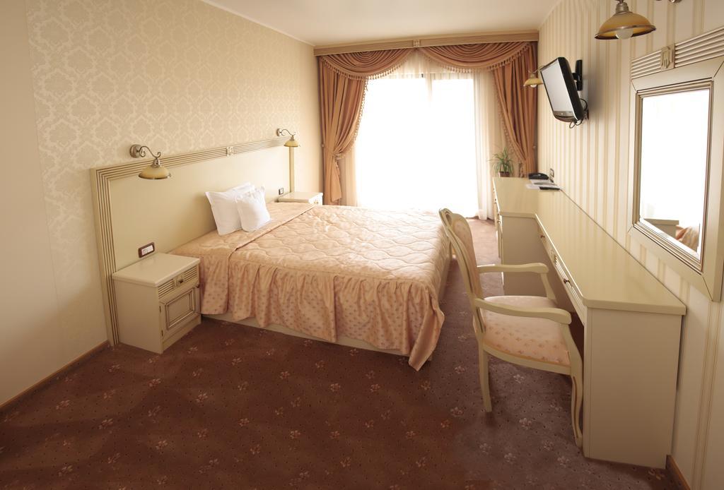 Hotel Majestic Iasi Quarto foto