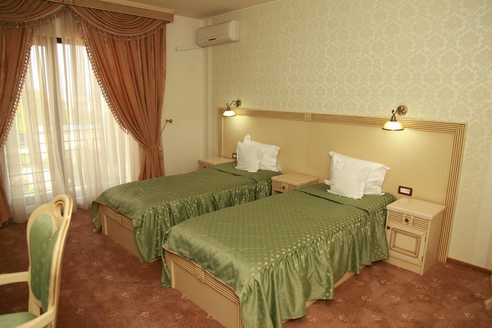 Hotel Majestic Iasi Exterior foto
